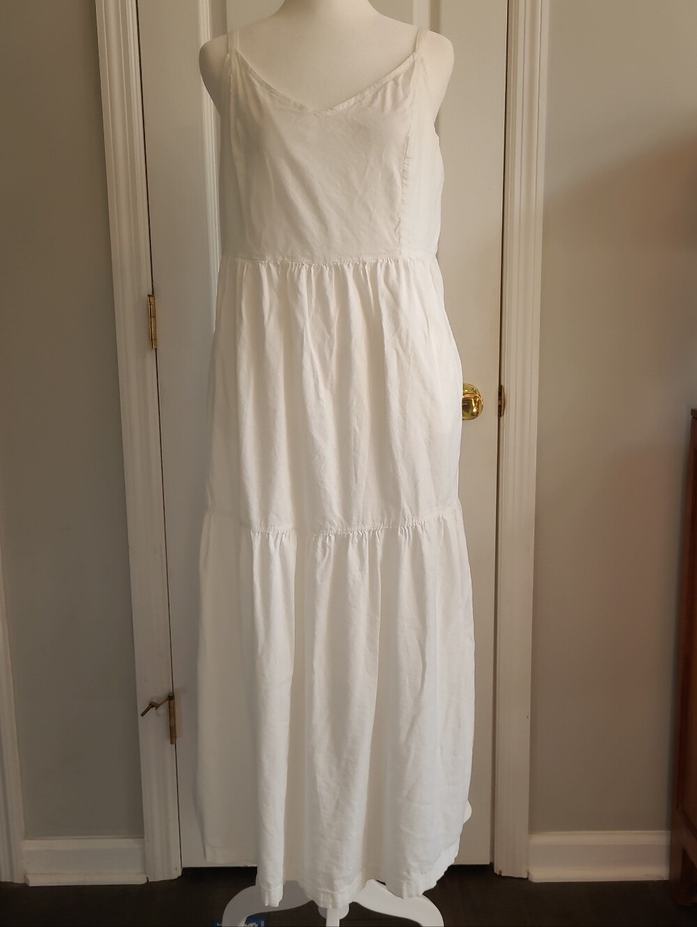 Old Navy White Tiered Maxi /Midi Dress, SZ M,Cotton Blend, Lined,Straps